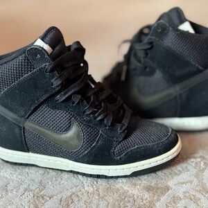 Nike Women's Black and Gray High-Top Sneakers